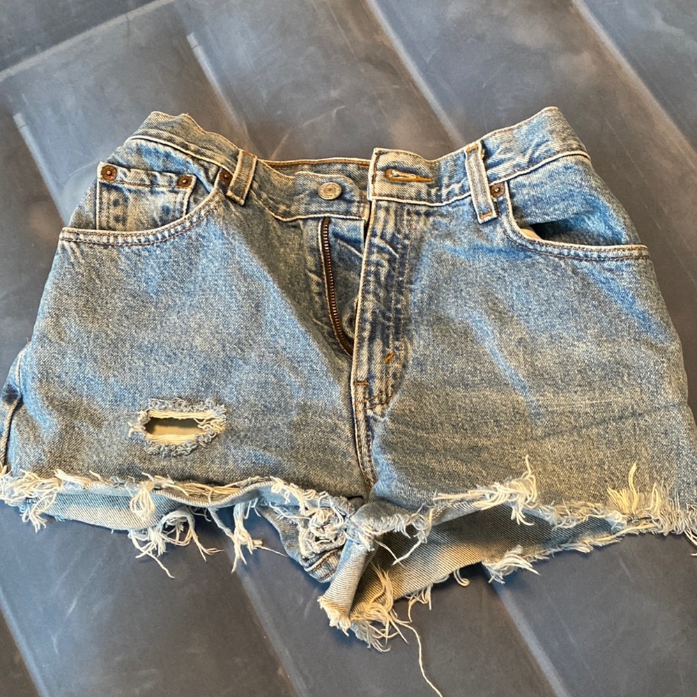 Levi’s relaxed fit tapered leg high rise shorts size 6